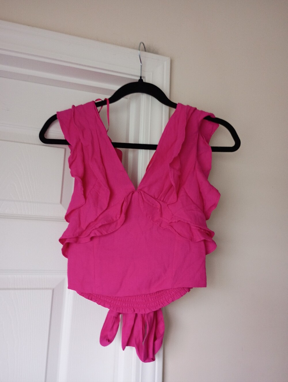 Do+Be Fuchsia Ruffle V-Neck Tie-Back Women's Top S